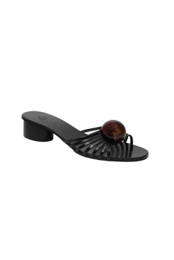 Le Petit Trou Buty-Romeo